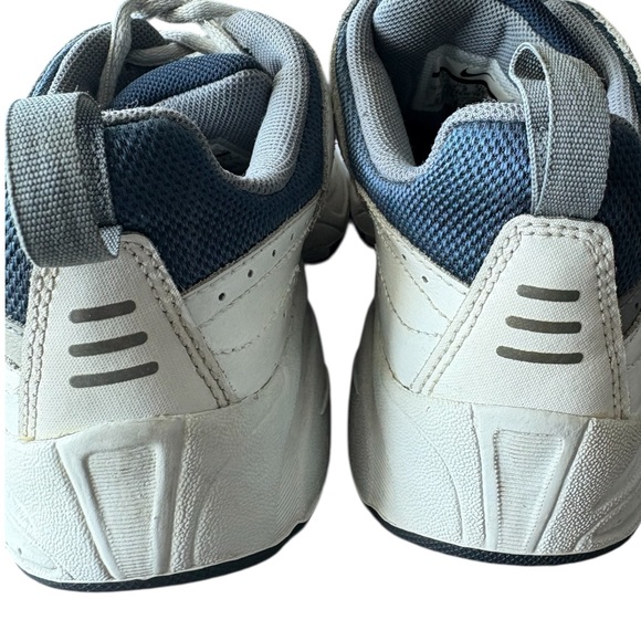 Nike Advantage Runner Sneakers 386630-461 Size 4 Youth or 5.5 W - Picture 3 of 8